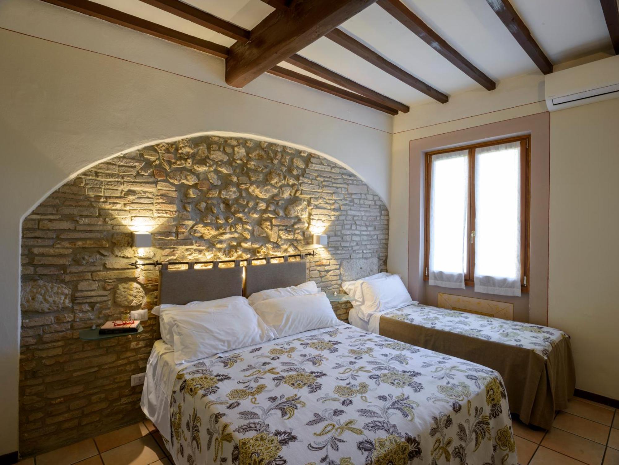 Donna Nobile San Gimignano