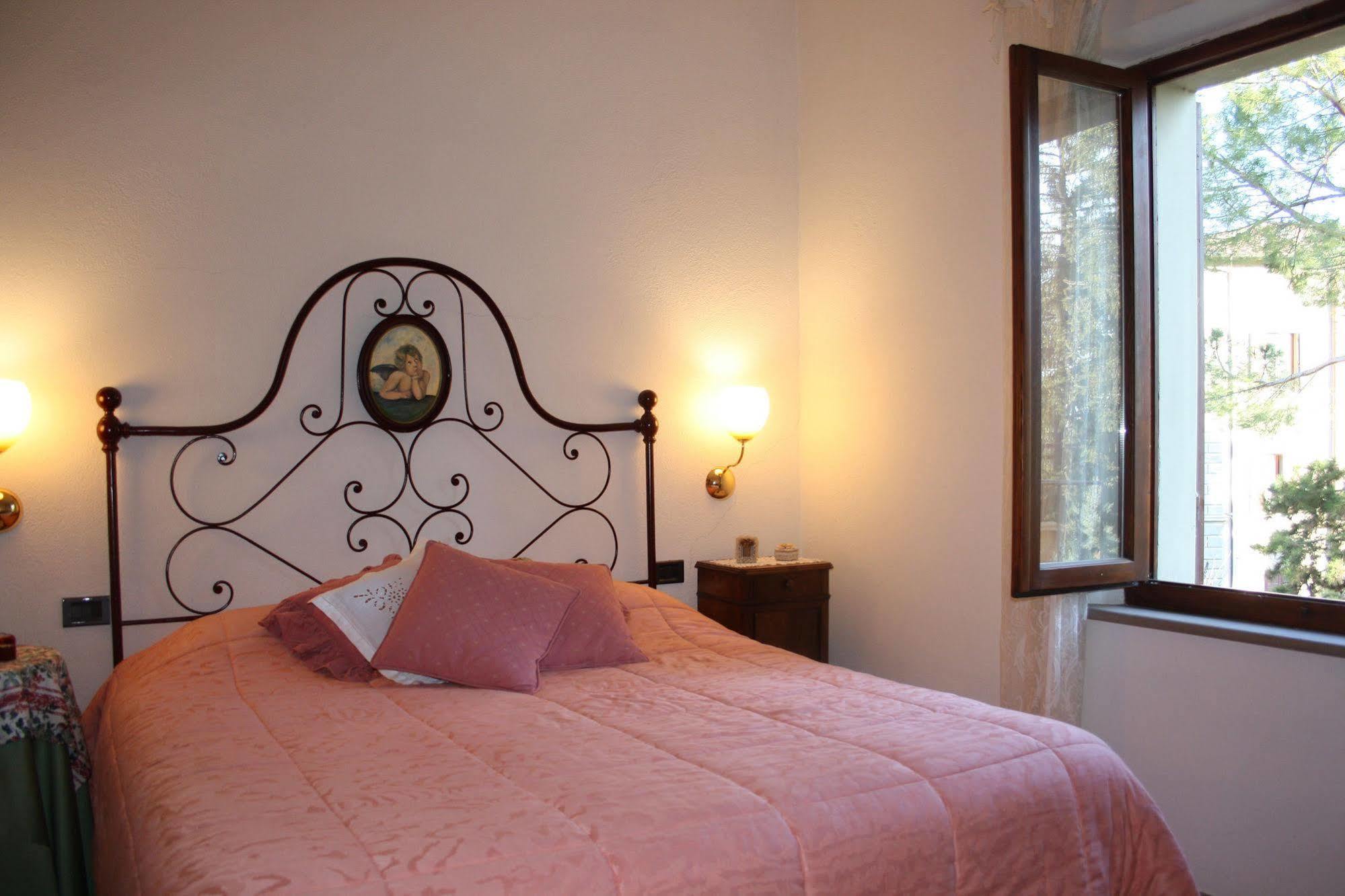 Donna Nobile San Gimignano